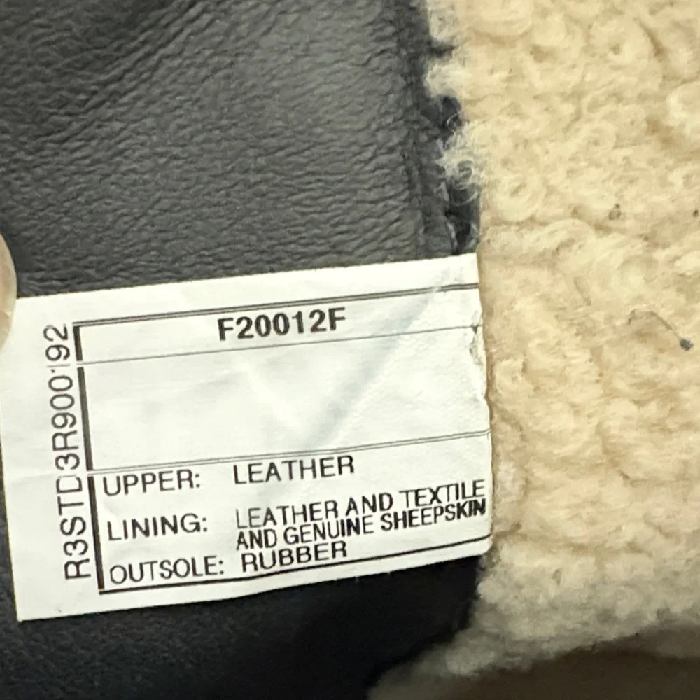 UGG Black Cydnee Suede & Leather Boots w/Sheepskin Lining. Sz 9. Great condition - Picture 9 of 11